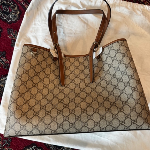 👜 Brand New Gucci Large Tote – Never Used – $2,200 (Retails $2,612.05) - Picture 3 of 9